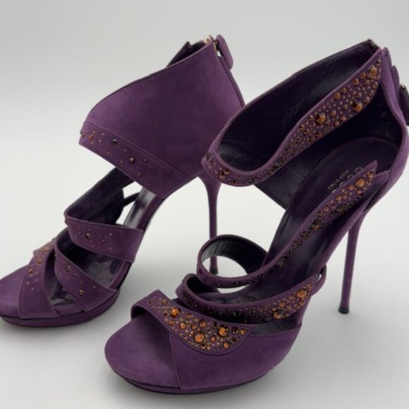 Gucci Stilettos - Picture 2 of 5